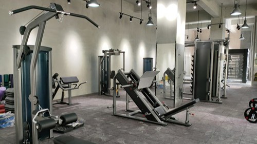 胸肌訓(xùn)練：站姿纜繩胸推！悍德森來告訴您！