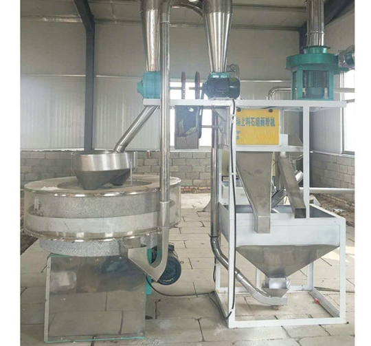 石磨面粉機(jī)廠家的小編為您介紹:如何調(diào)節(jié)石磨的研磨細(xì)度？