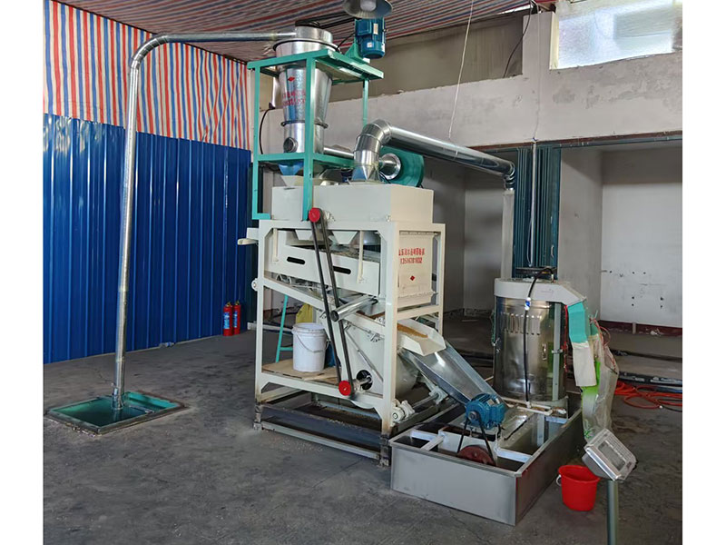 小型面粉機械加工的過程中是流水線式的，幾乎不需要人工的參與